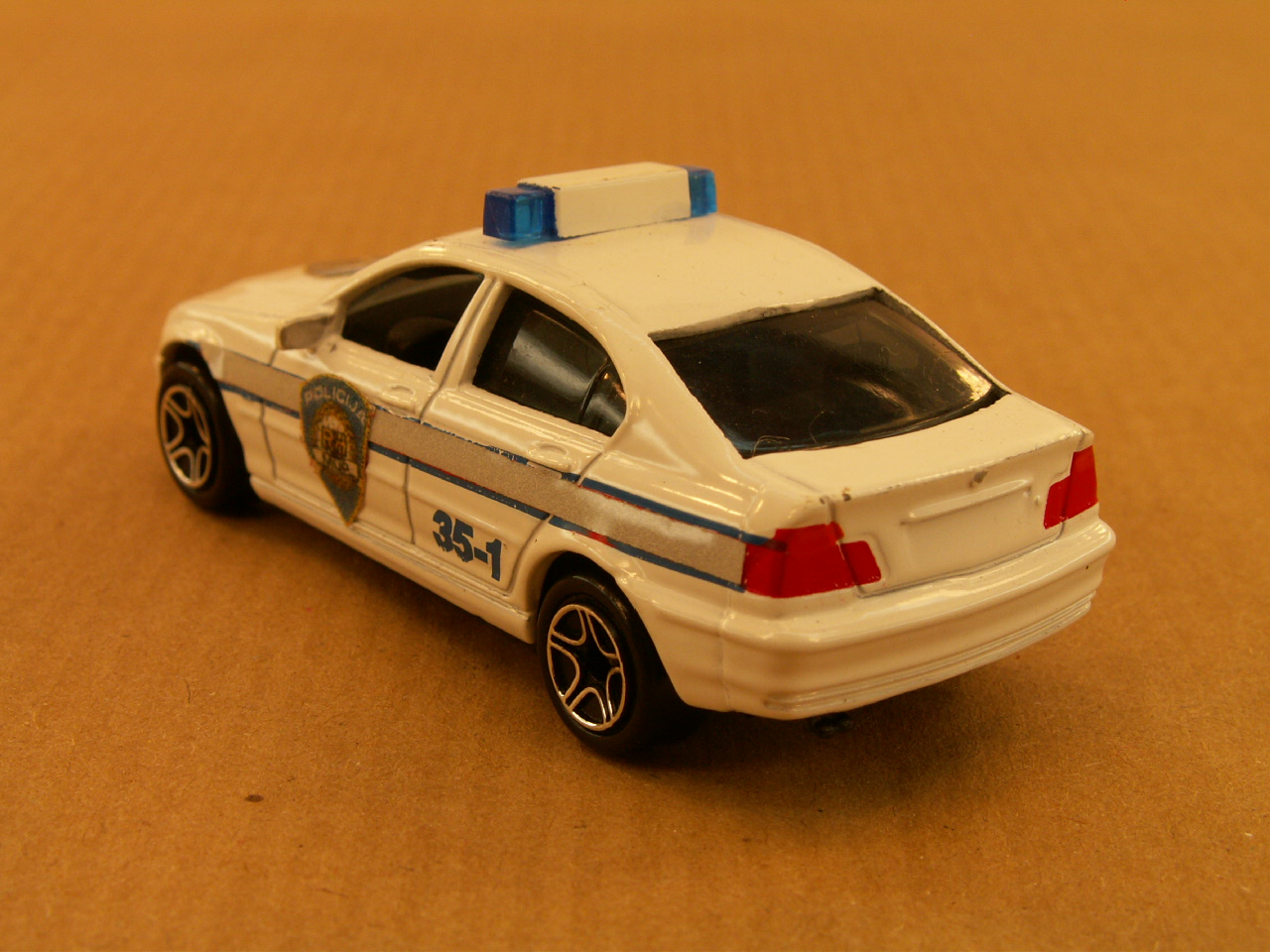 bmw-328i-policija